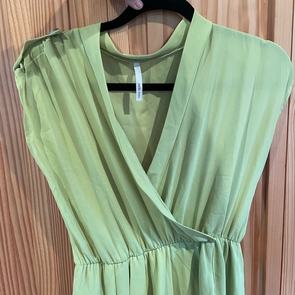 Hello Miss chartreuse flows dress, size M (juniors) - Picture 2 of 6